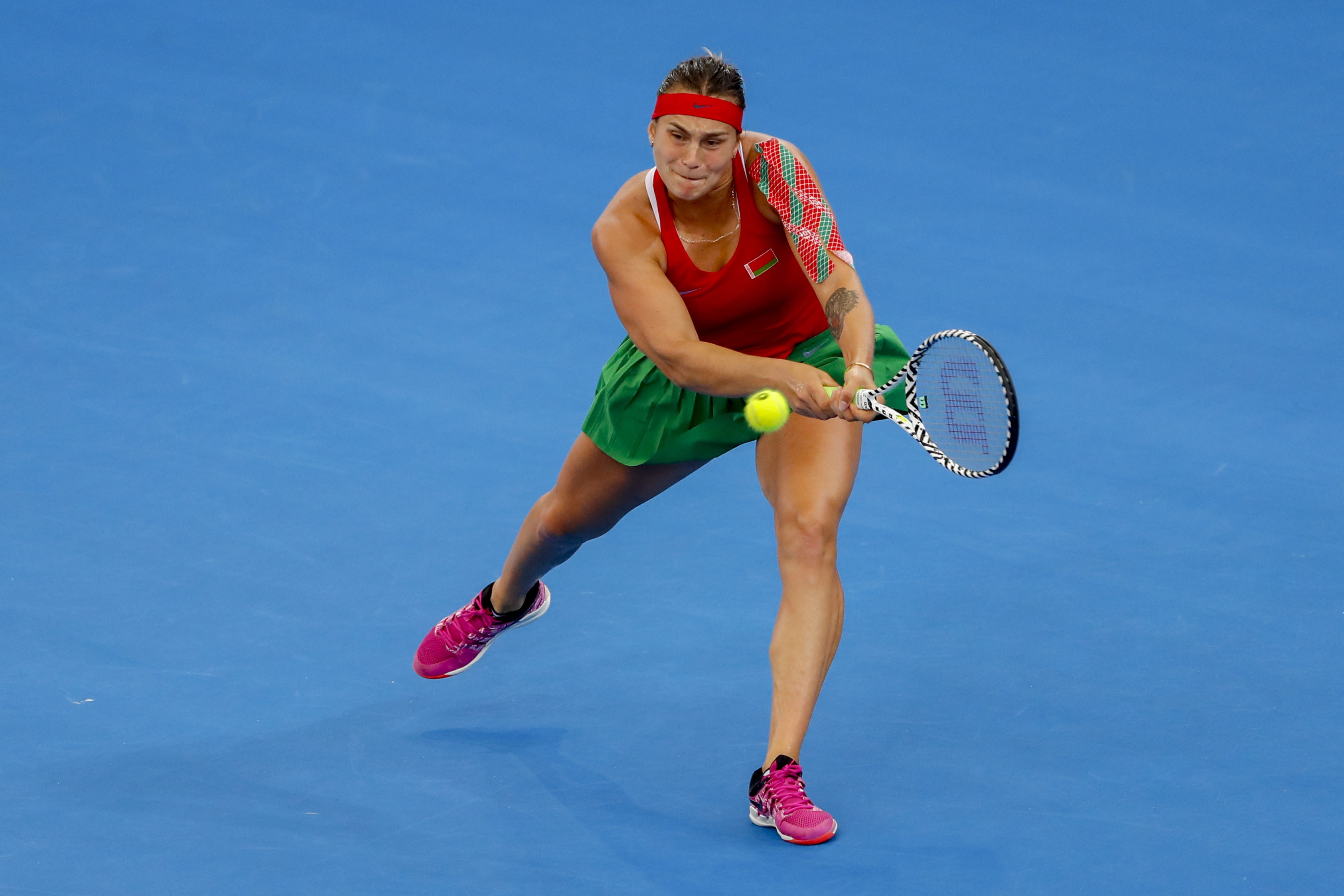 开云中国区 阿扎伦卡在瑞士队比赛中爆冷,败北引发热议!赢得满堂喝彩