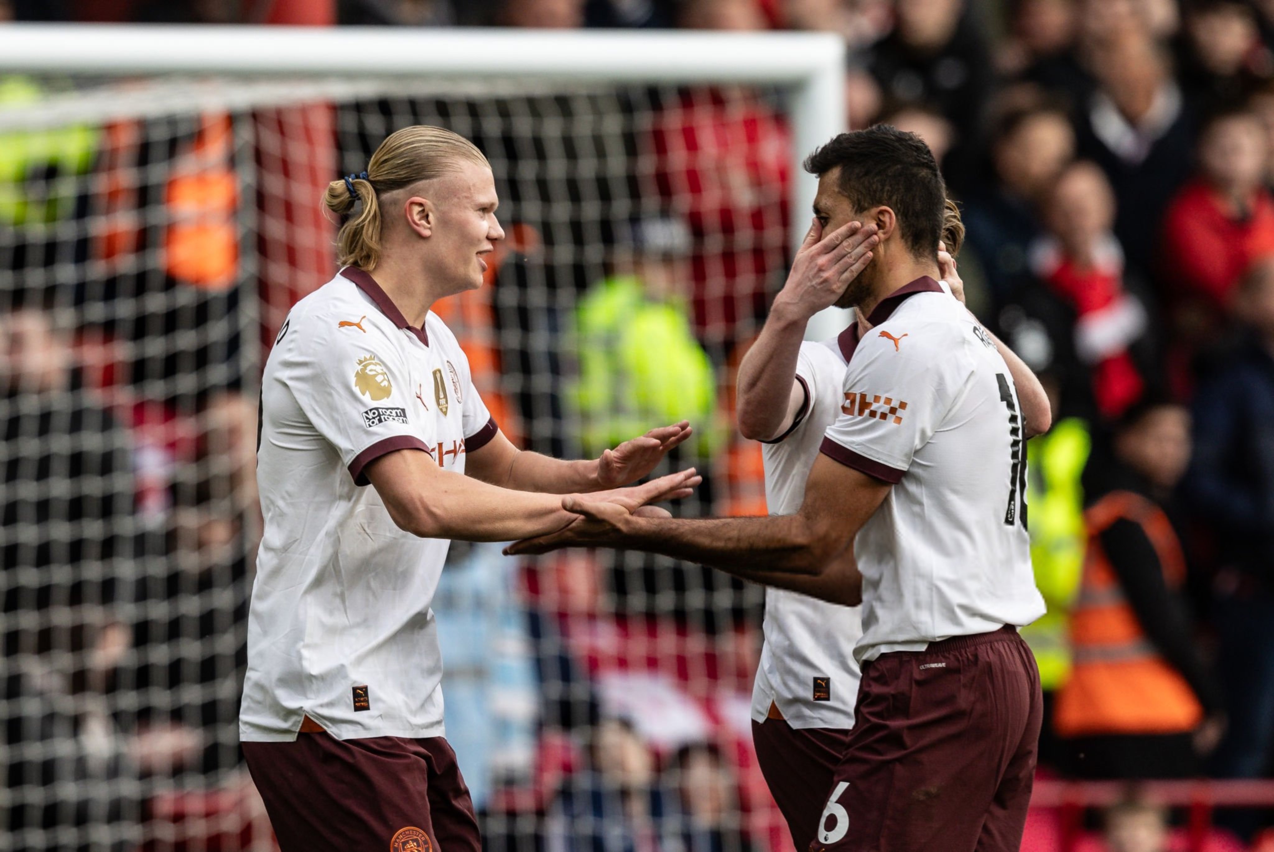 开云官网首页包含哈兰德在塞尔维亚队比赛中战术调整,精彩发挥引发热议!的词条